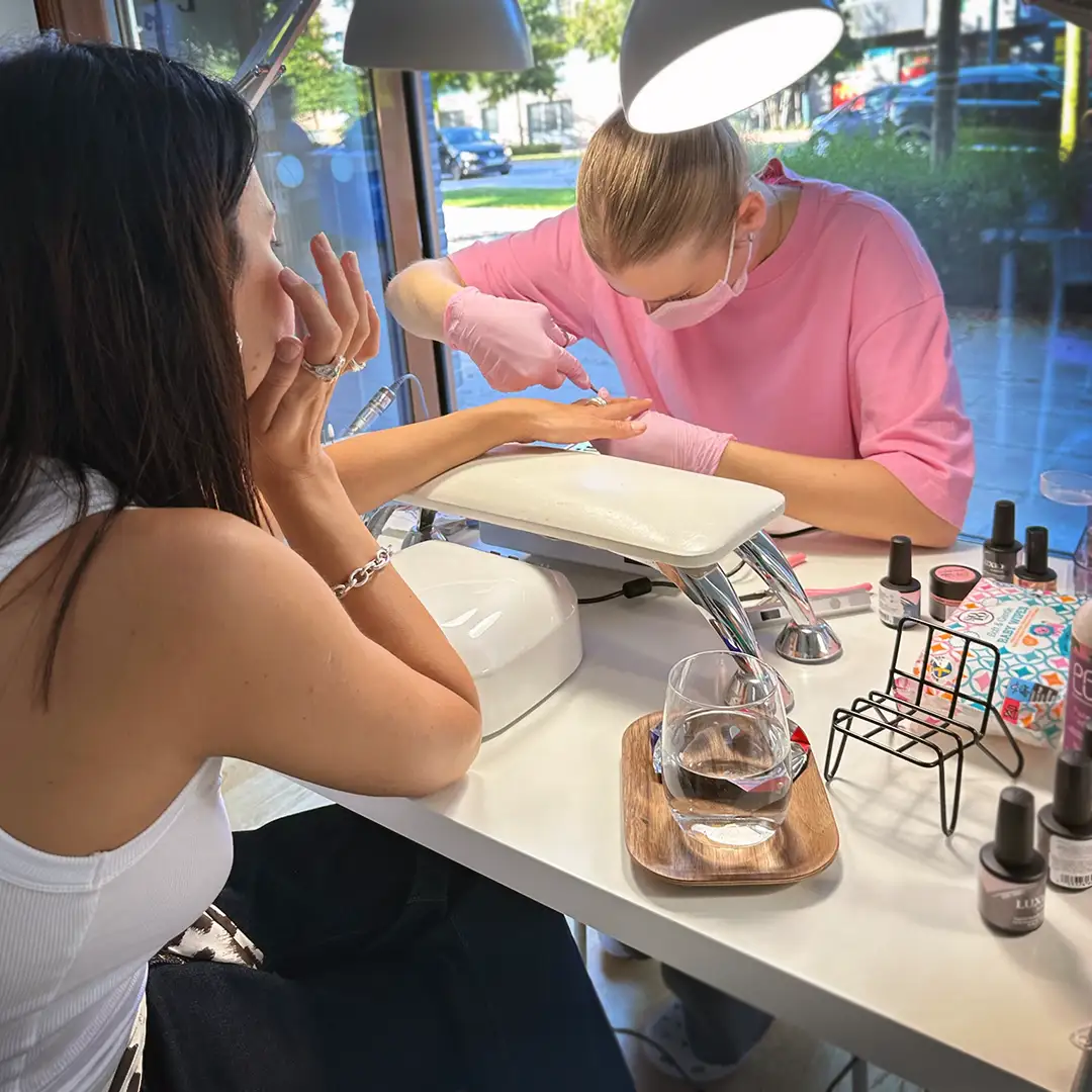 kireeva nails hyllie salon